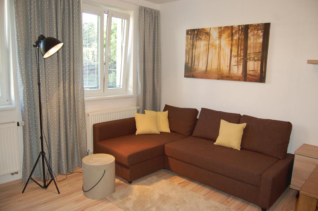 Apartment In A Red House With Garden Ceske Budejovice Kültér fotó