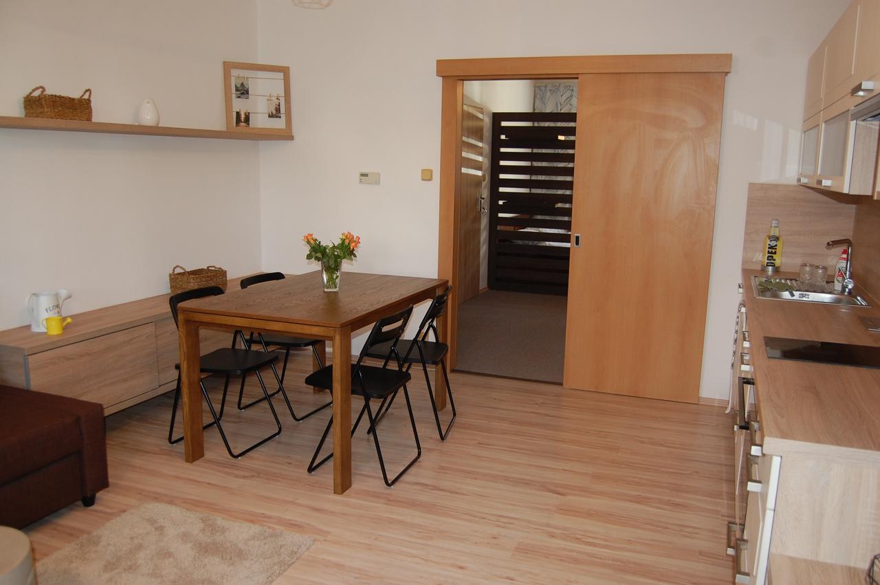 Apartment In A Red House With Garden Ceske Budejovice Kültér fotó